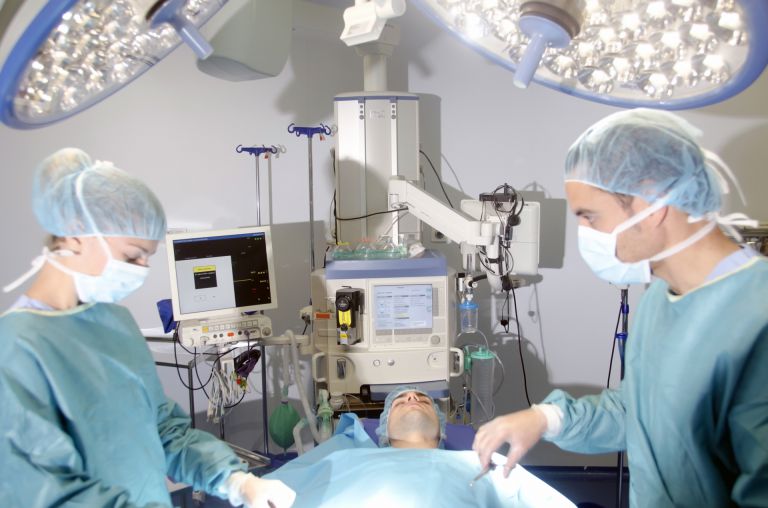 フランスの公衆衛生を支えるワクチン政策の歴史と社会的意義